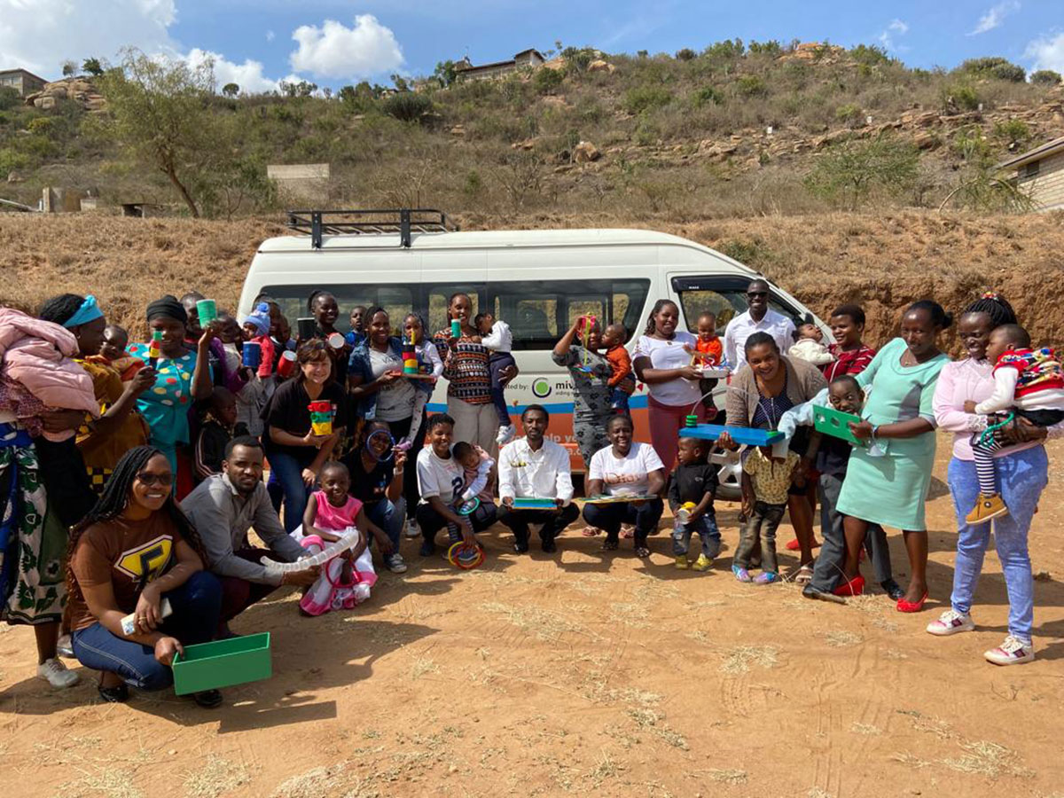 210032 - Kenya: Un minibus miva soutient les enfants handicapés