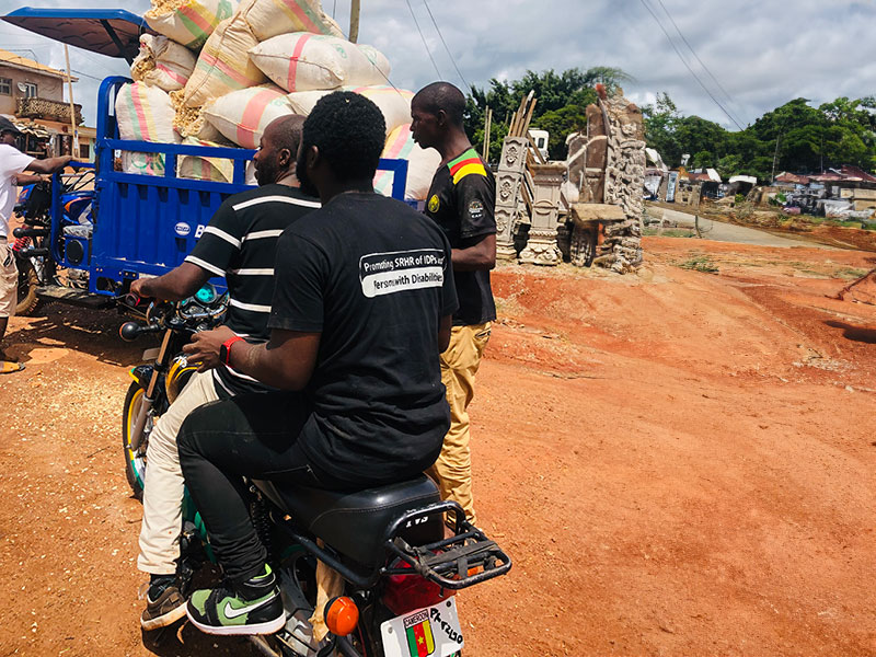 220002 - Cameroun: Des motos pour soutenir les personnes déplacées