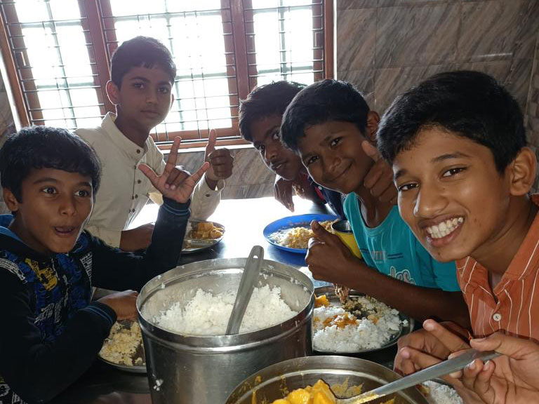220051 - Indien: Ein Zuhause für verstossene Kinder und Waisenkinder 