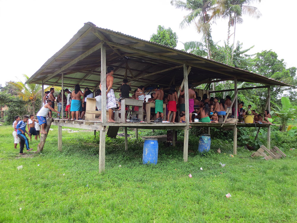 230053 - Kolumbien: Dank Booten haben Afros und Indigene im Regenwald Zugang zur Berufsausbildung