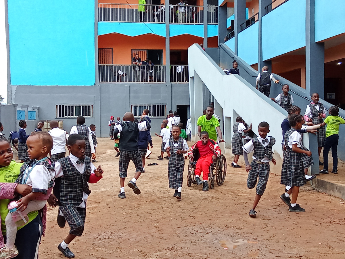 240010 - Cameroun: Pour ne pas laisser les enfants handicapés au bord du chemin