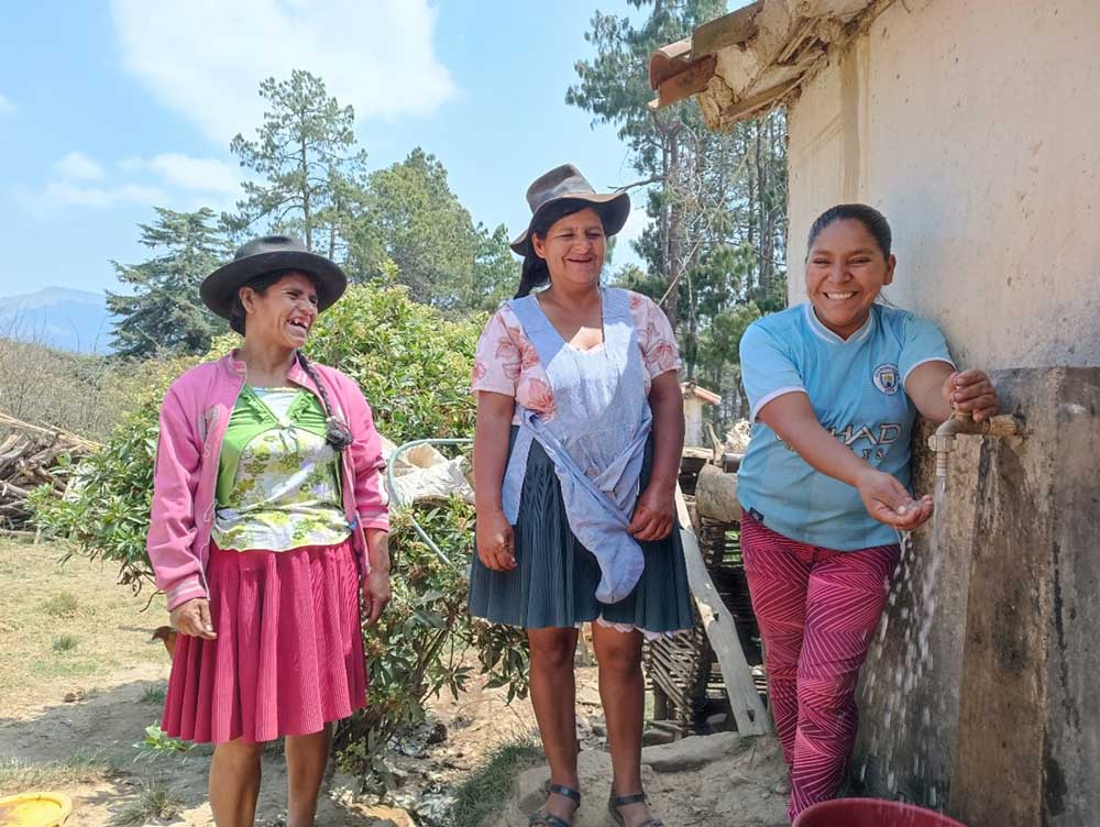 250025 - Bolivie: Du brouillard naît une nouvelle vie