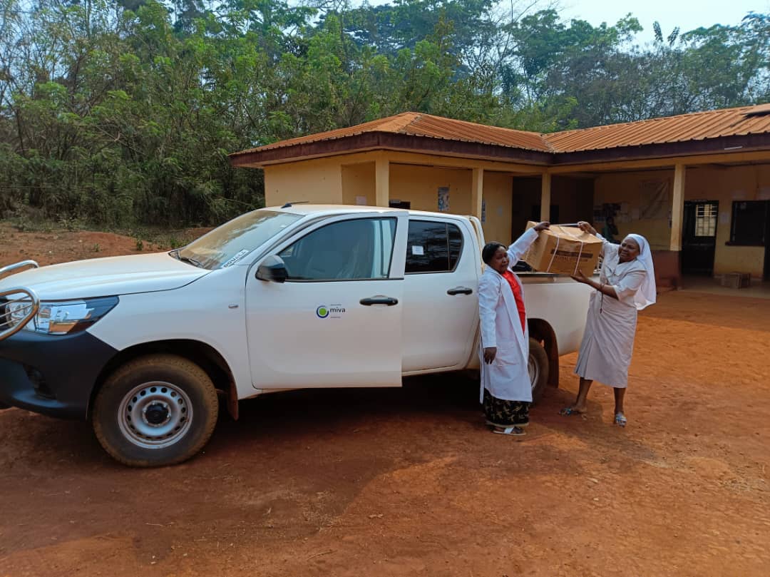 210022 - Cameroun: Des livraisons de médicaments fiables pour 400 000 personnes
